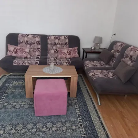 Kuca Za Izdavanje *